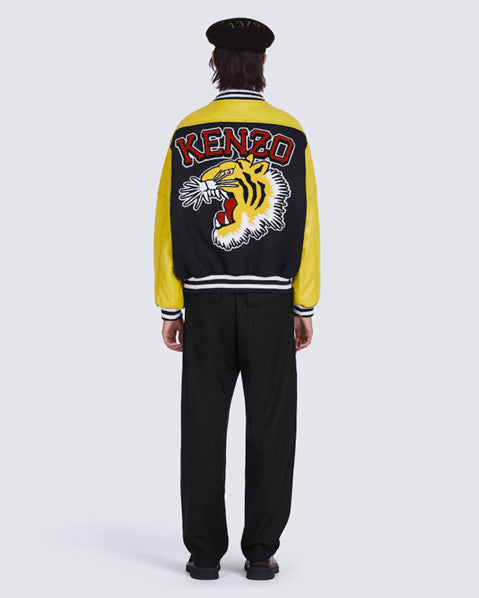 Jaket Kenzo dengan kepala harimau pada bagian belakang