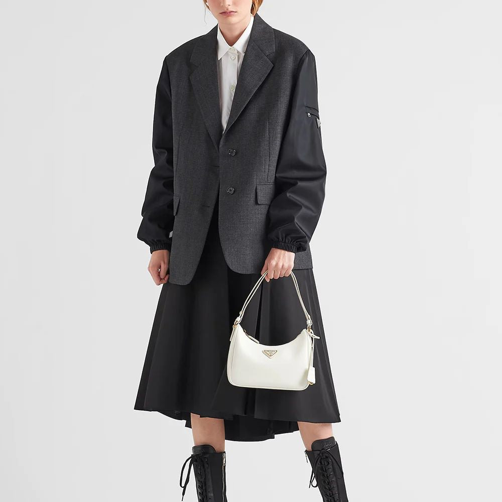 Tampil Classy dengan Re-Edition Bag