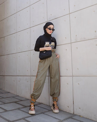 Inspirasi gaya hijab Aghnia Punjabi