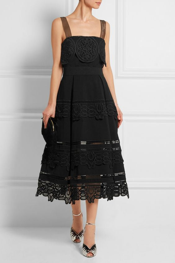 Black Dress yang Seksi