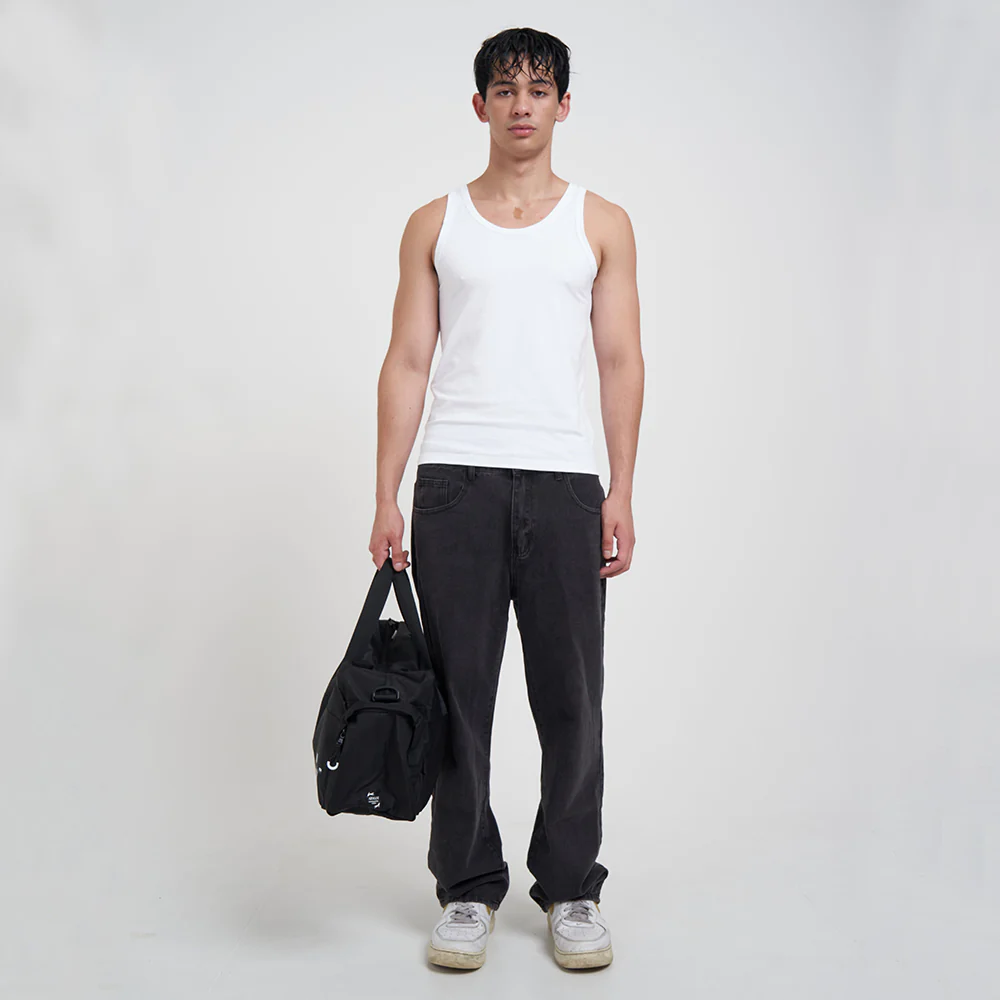 Contrasting Logo Large Capacity Gym Bag with Shoulder Strap Black White