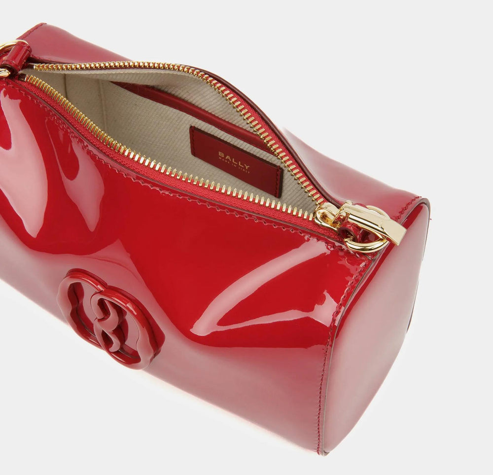 Zipper tas Bally mudah dibuka dan ditutup
