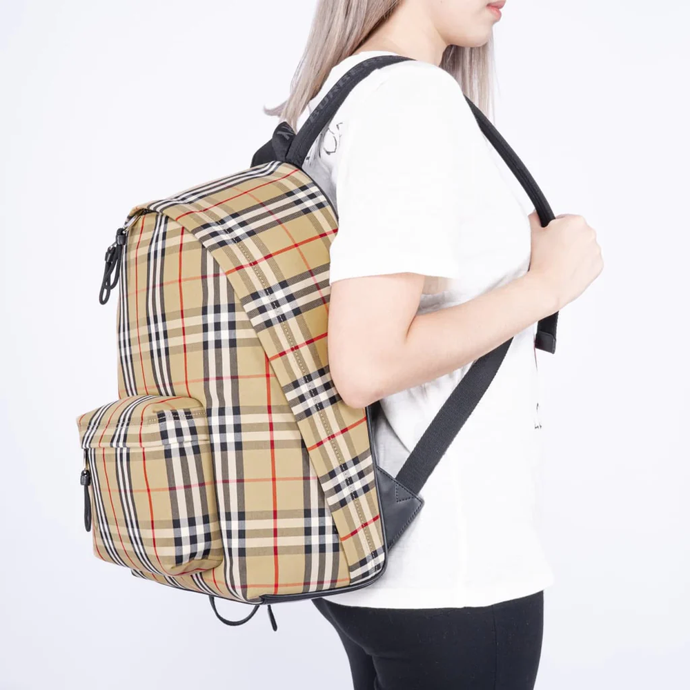 Koleksi Nylon Backpack dari Burberry