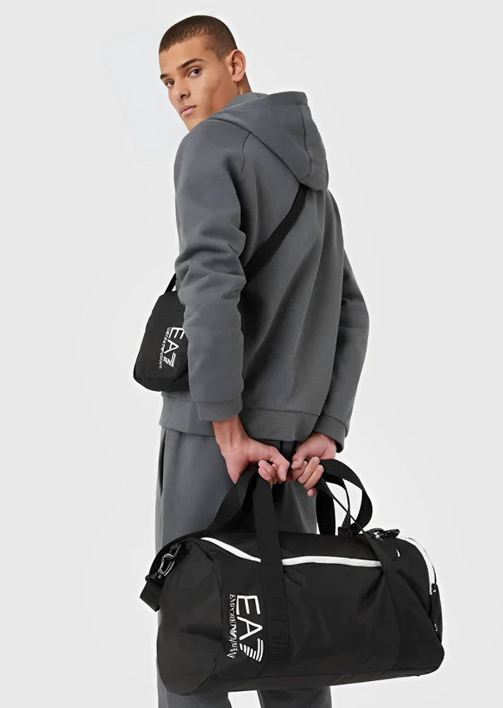 Duffle Bag dari Emporio Armani yang Cocok Dipakai untuk Gym