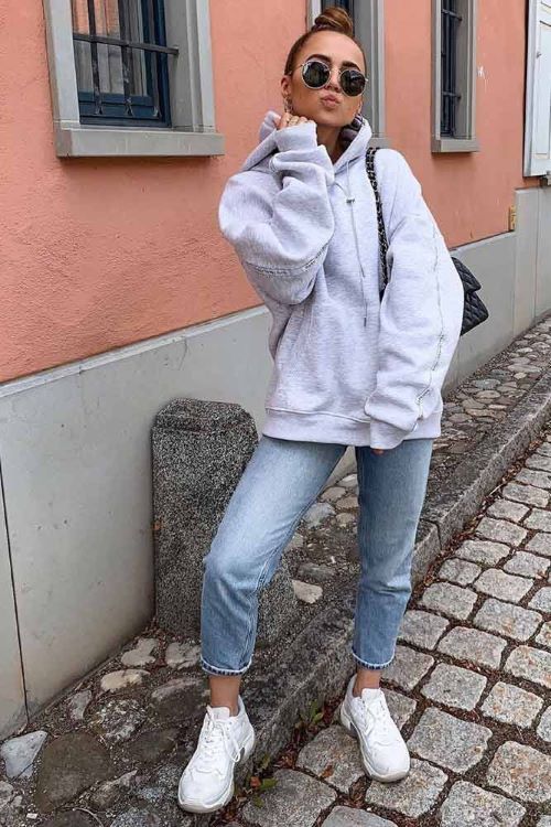 Hoodie dan Jeans, Ide untuk Gaya Simple