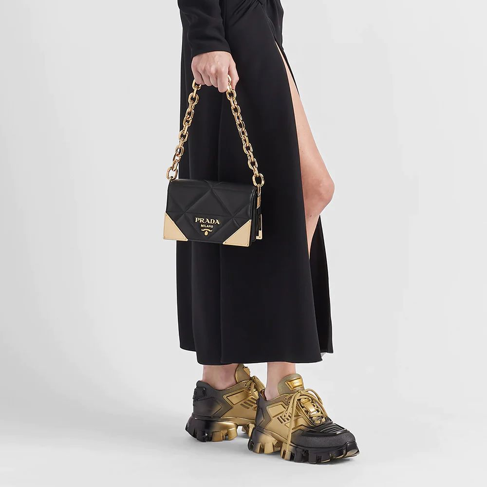 Tampilan Ramping dan Elegan dari Quilted Nappa Leather Bag