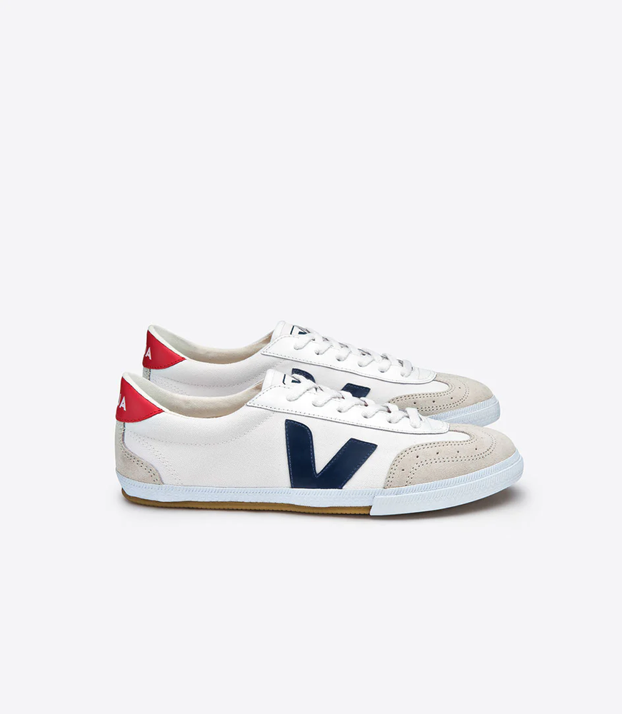 Volley sneaker menjadi karya pertama dari merk sepatu Veja