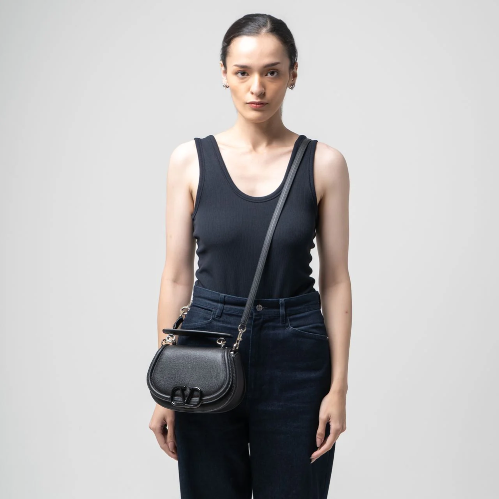 VSling Shoulder Bag Grained Leather Black