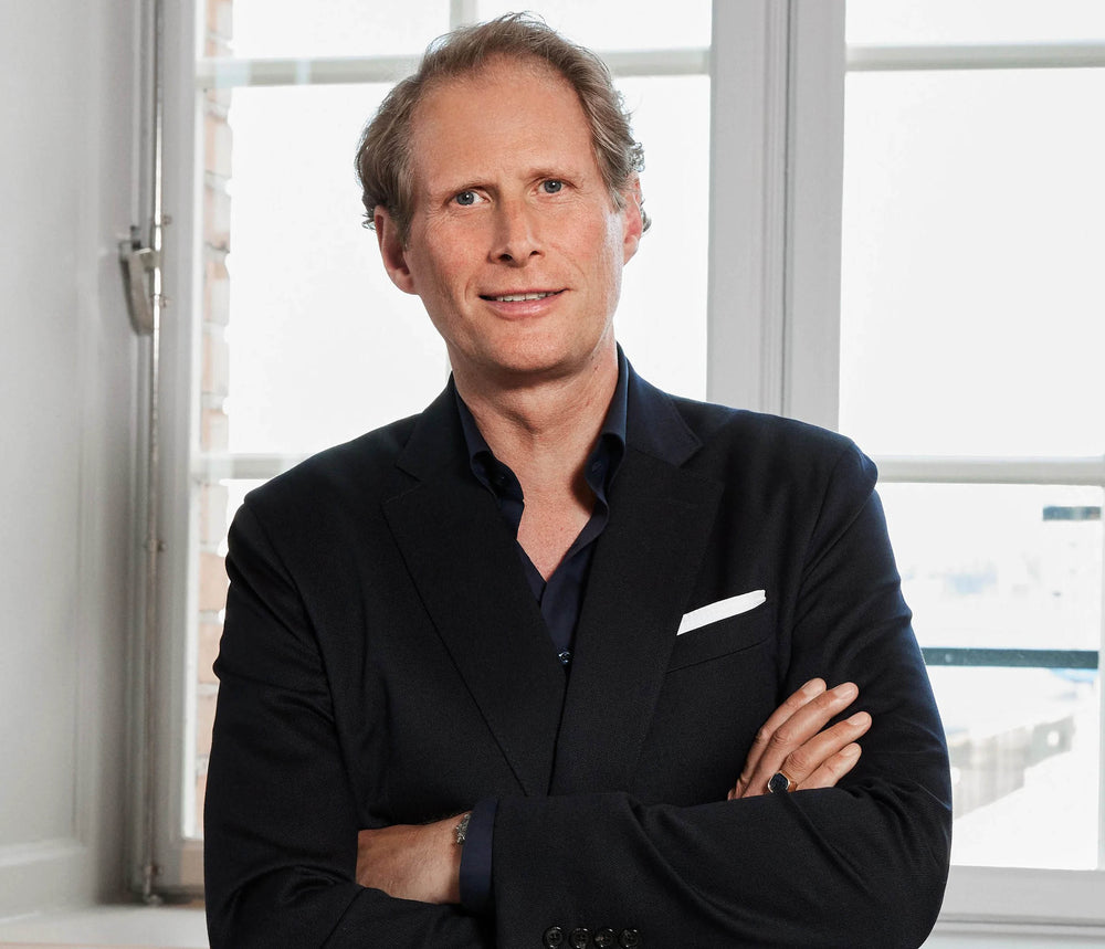 CEO J. Lindeberg kini dipegang oleh Hans-Christian Meyer
