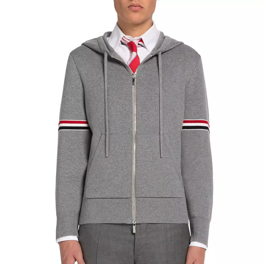 Model Thom Browne yang Memiliki Kesan Preppy Look