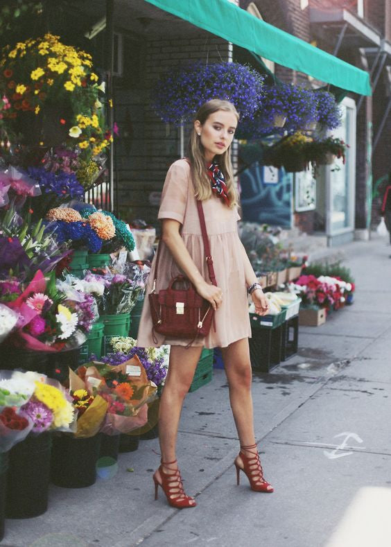 Vintage Look dengan Tas 3.1 Phillip Lim Warna Purple-Merah
