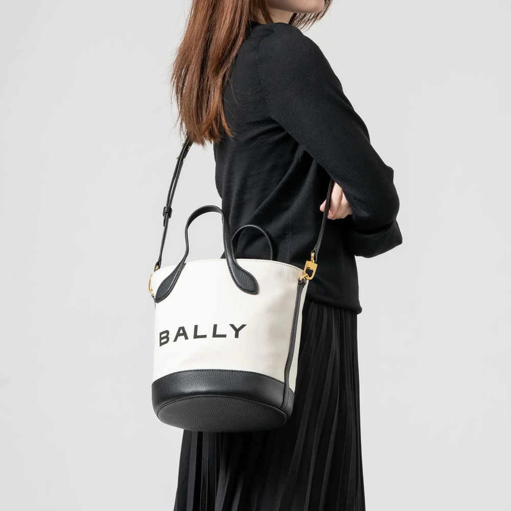 Bar 8 Hours Bucket Bag Natural/Black