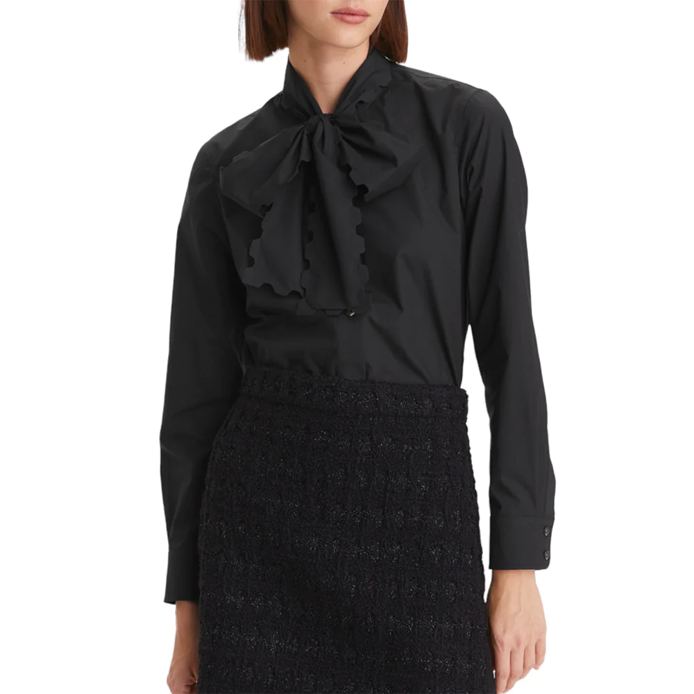 Tampil Stylish Saat Bekerja dengan Kemeja dari Tory Burch