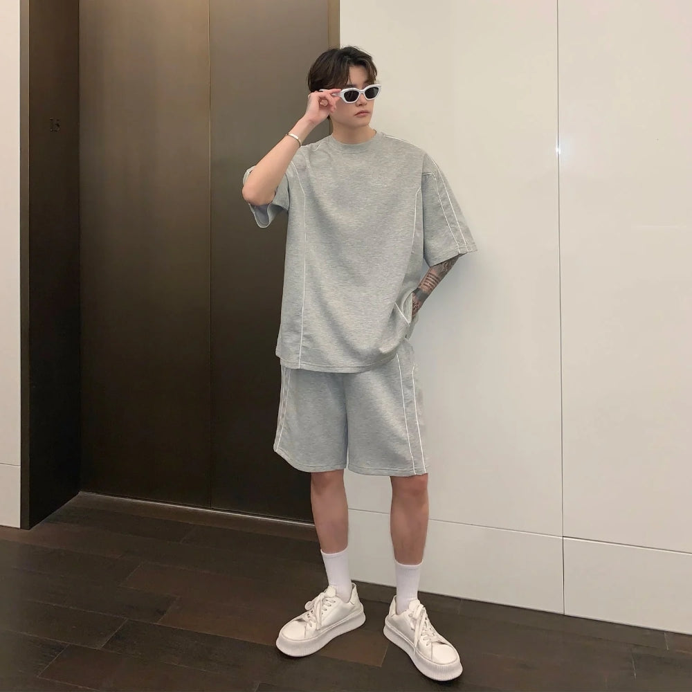 Style Casual Pria Ala Pria Korea dengan T-shirt dan Celana Pendek