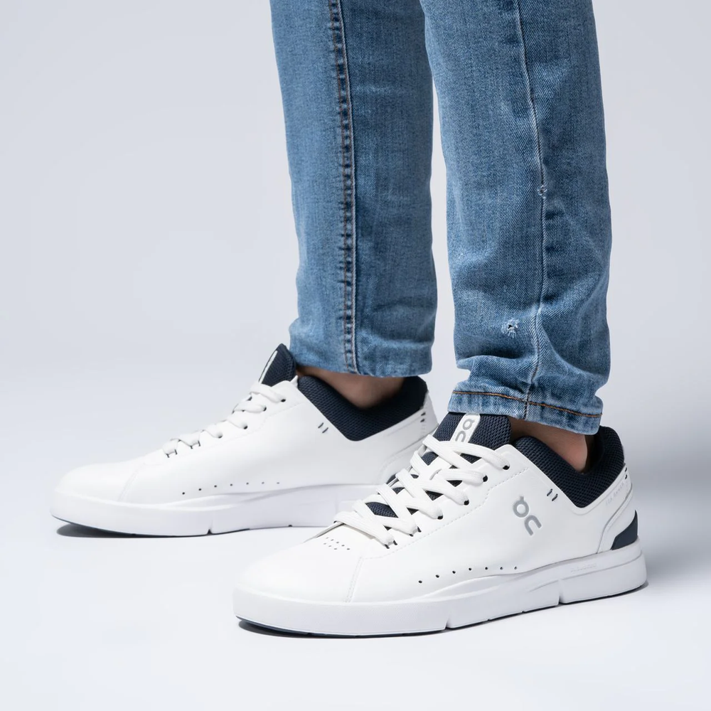 ON The Roger Advantage Low Top Sneakers White Midnight Men