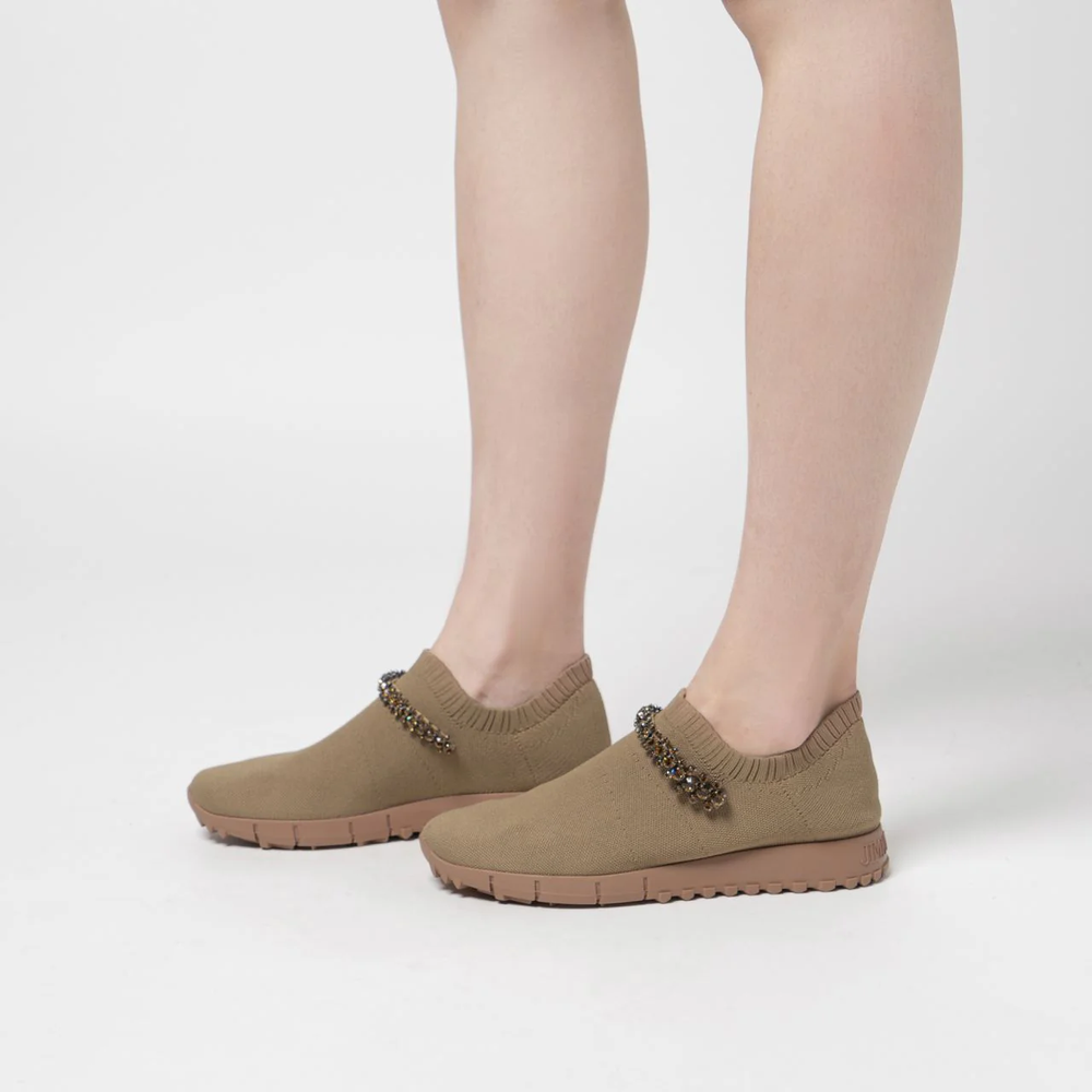 Jimmy Choo Sneakers yang Ringan dan Nyaman