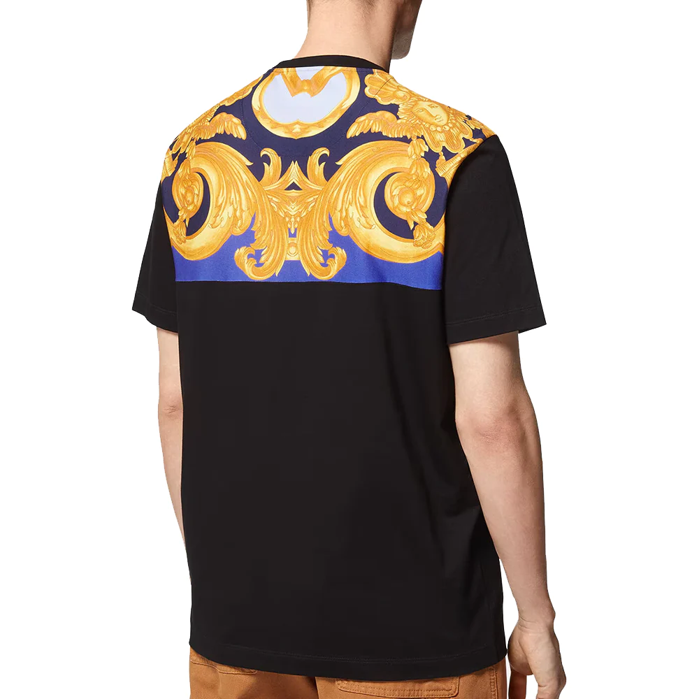 Back look dari Barocco T-Shirt