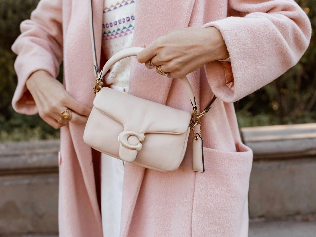 Sebagai top handle bag - Coach Pillow Tabby