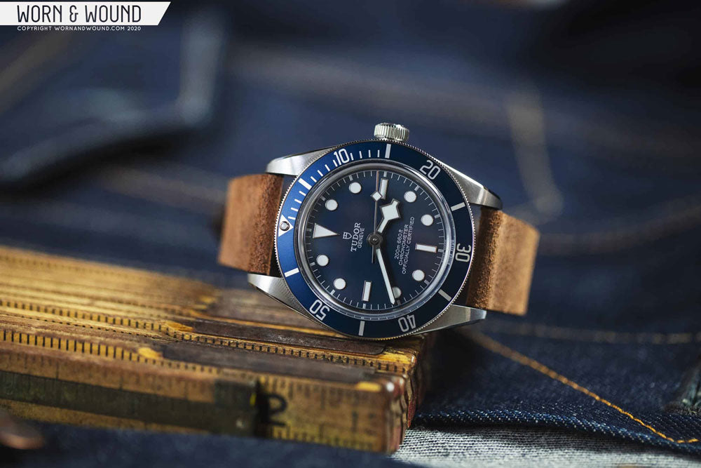 Black Bay Fifty-Eight Navy Blue dengan leather strap