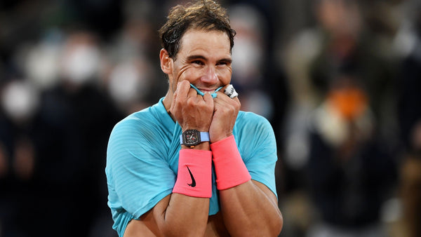 Petenis Rafael Nadal mengenakan jam tangan Richard Mille selagi bertanding