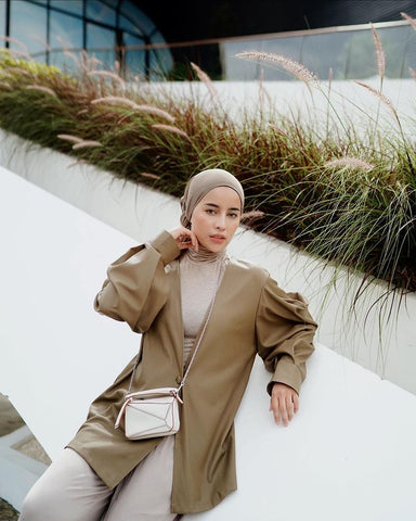 Inspirasi gaya fashion hijab Aghnia Punjabi