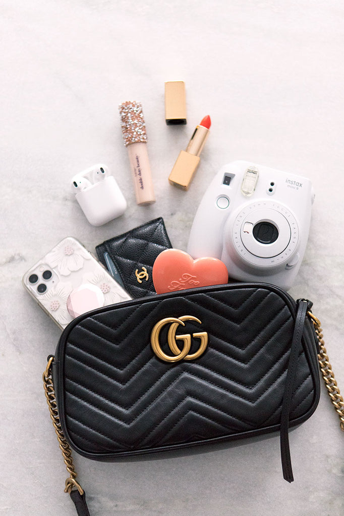 Barang esensial yang bisa dimasukan ke dalam tas Gucci Marmont