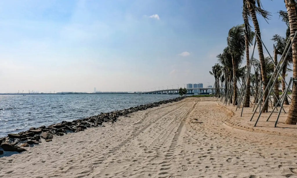 Pantai Pasir Putih PIK 2