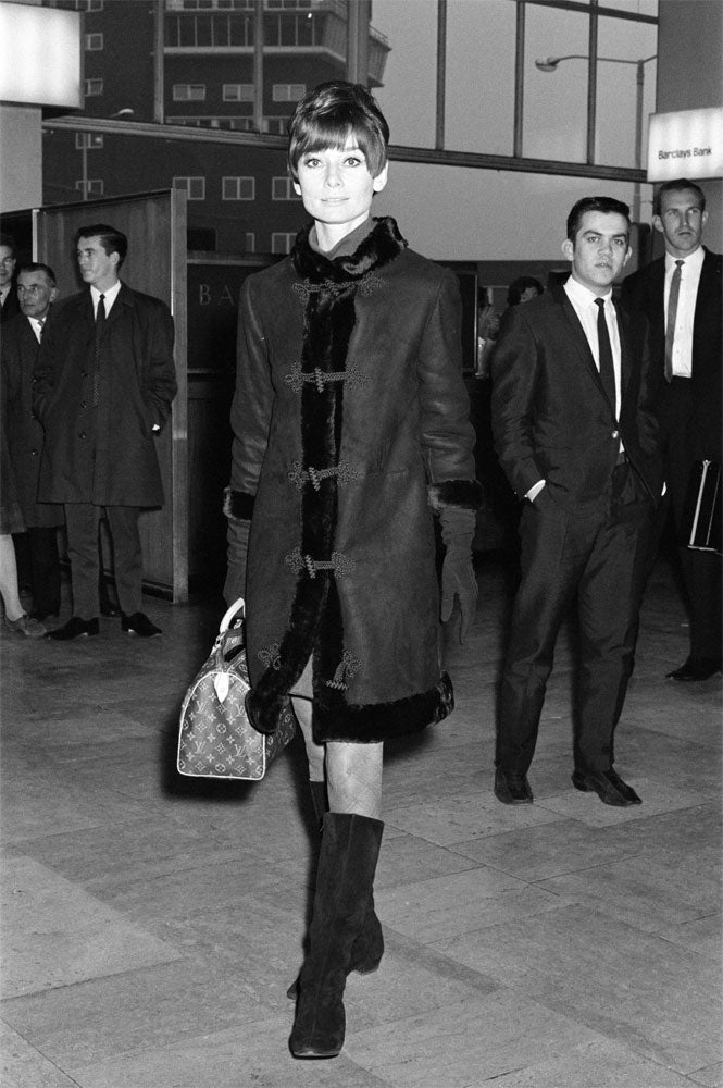 Audrey Hepburn dengan tas Speedy
